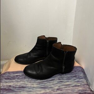 Frye black Leather Ankle Boots Chelsea 7